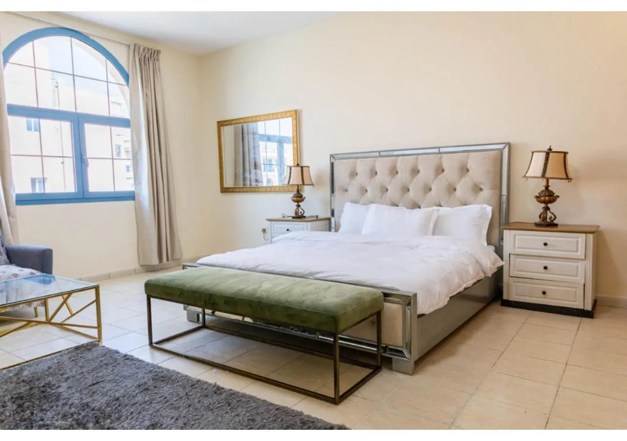 Spacious Studio Apartment Close To Airport Dubaj